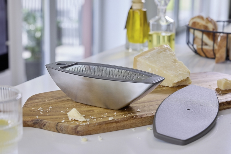 Parmesanrivejern med beholder - Zack