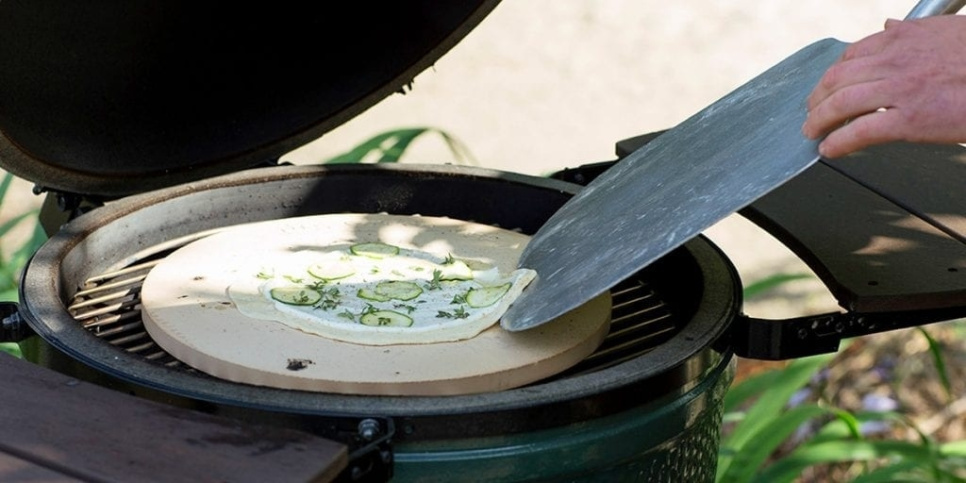 Pizzaskovl i aluminium fra Big Green Egg