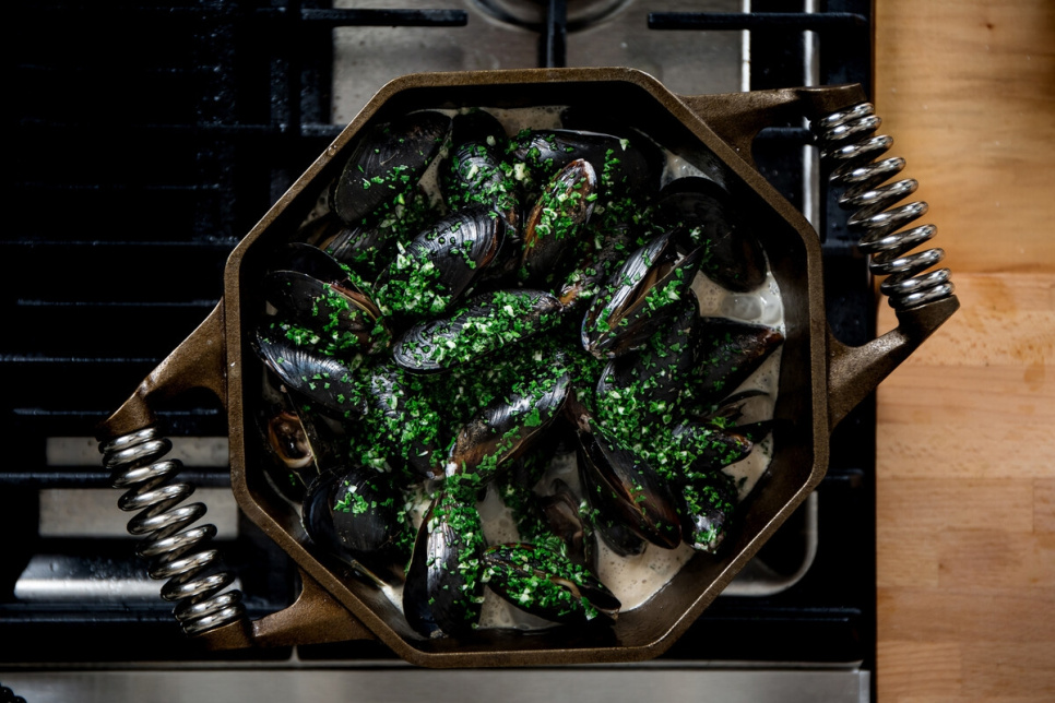 Støbejernsstuing med låg, hollandsk Oveen 5qt, 4,7L - Finex Støbejernsstuing med låg, hollandsk Oveen 5qt, 4,7L - Finex