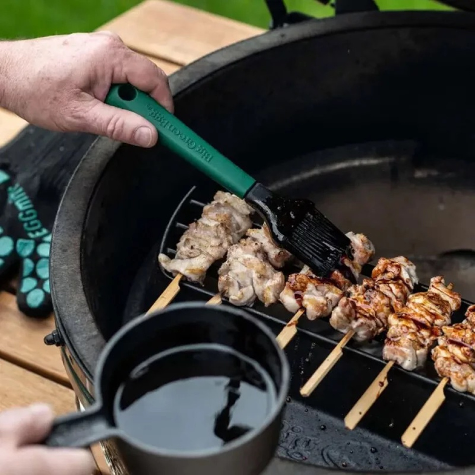 Støbejernsgryde med pensel - Big Green Egg
