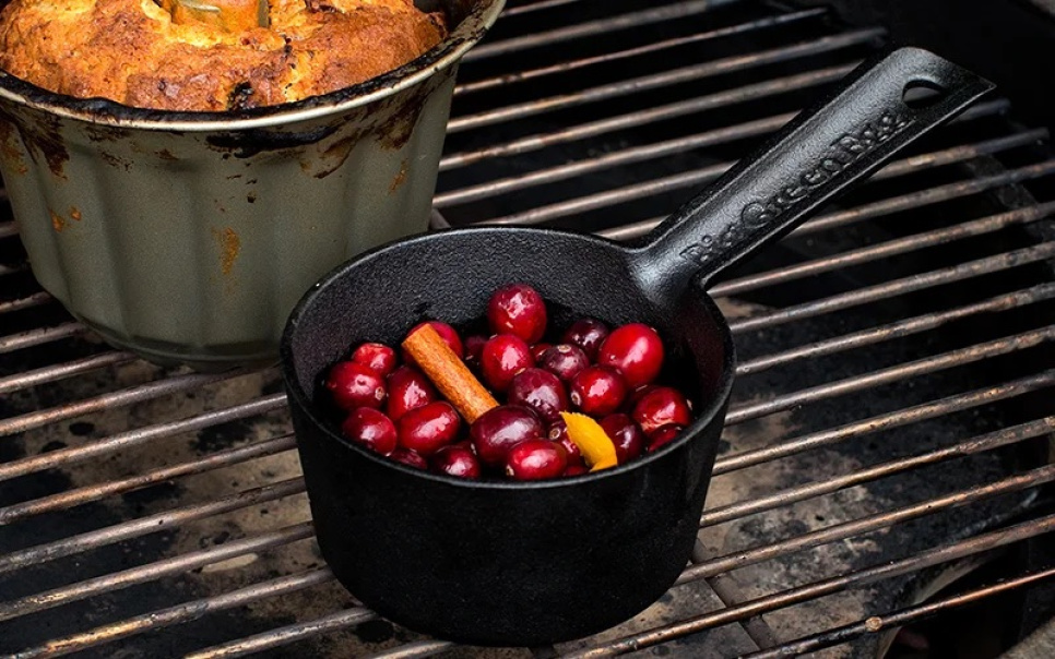 Støbejernsgryde med pensel - Big Green Egg