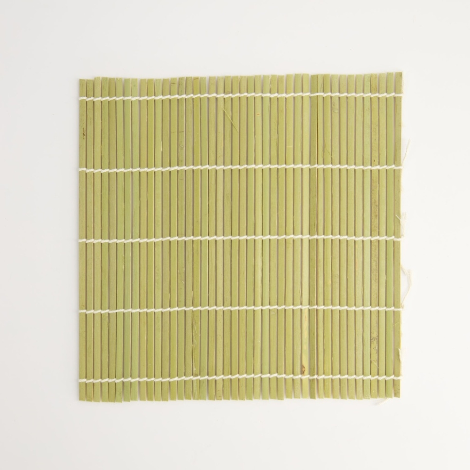 Sushimåtte i bambus, 24 x 24 cm i gruppen Madlavning / Køkkenredskaber / Asiatisk madlavning hos The Kitchen Lab (1317-33026)