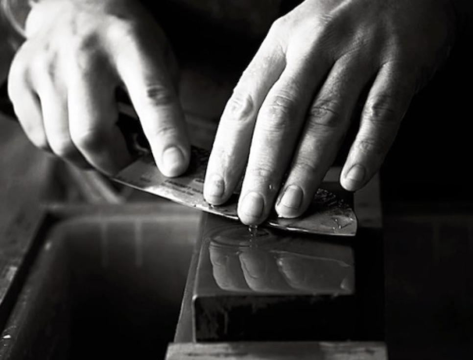 Lær at slibe knive på vådsten med Niklas Ekelund (Malmø-butikken) – 11.02.2026 i gruppen hos The Kitchen Lab (1317-33407)