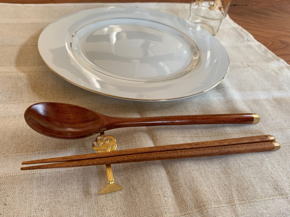 Mizuhiki gavesæt med spisepinde, ske og støtte Guld - Kawai