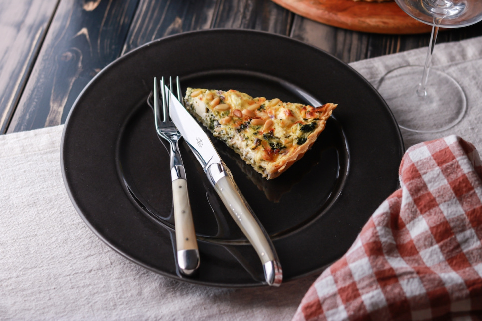 Seks knive, håndtag af lyst horn, poleret, Tradition - Forge de Laguiole