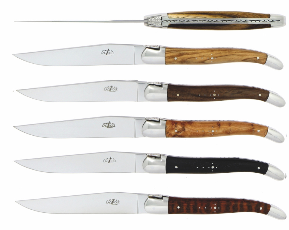 Seks knive, skafter af forskellige hårde træsorter, poleret, Tradition - Forge de Laguiole i gruppen Borddækning / Bestik / Knivar hos The Kitchen Lab (1446-32915)