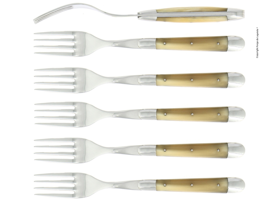 Seks gafler, håndtag af lyst horn, poleret, Tradition - Forge de Laguiole i gruppen Borddækning / Bestik / Gafler hos The Kitchen Lab (1446-32928)