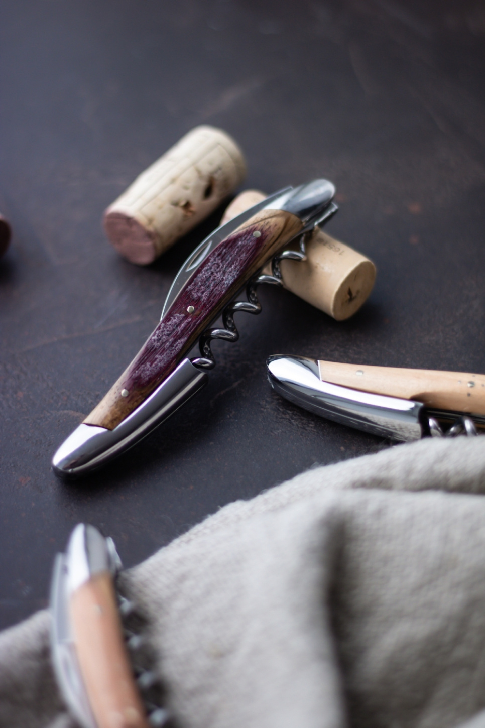 Sommelierkniv i træ fra egetræsfad, poleret, Tradition - Forge de Laguiole