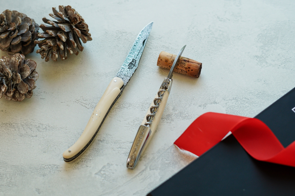 Foldekniv og sommelierkniv i mammuthorn, damasceneret - Forge de Laguiole