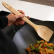 Stir-fryspatel i poleret bambus, 35 cm - Joyce Chen