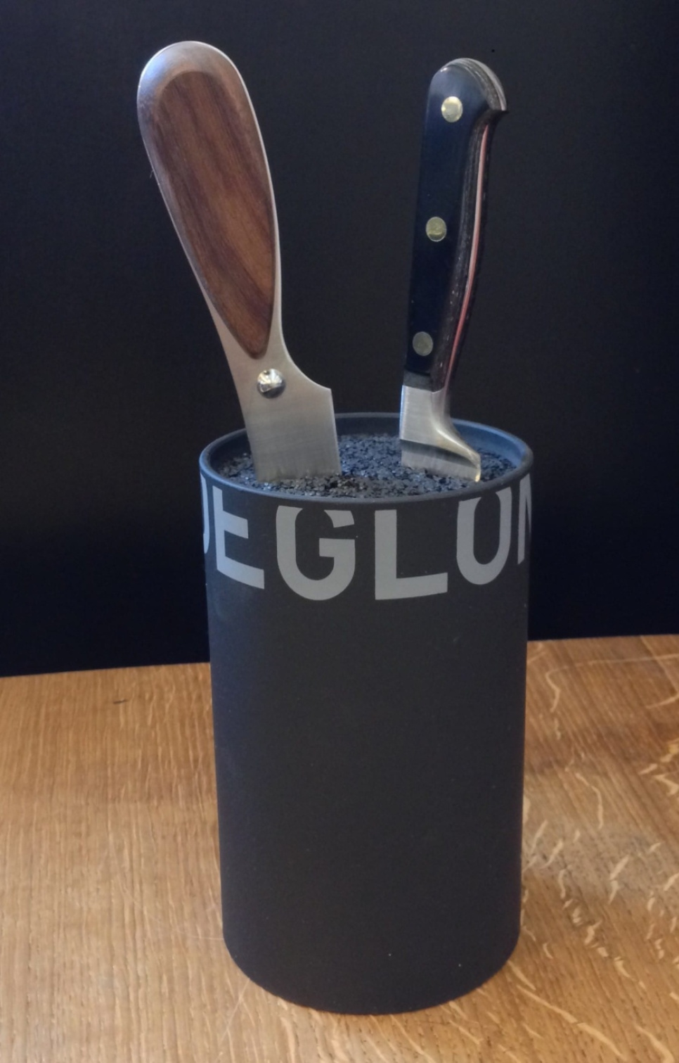 Rundt knivstativ 14x9,5 cm, Sort - Déglon i gruppen Madlavning / Køkkenknive / Kniv opbevaring / Knivstativ hos The Kitchen Lab (1525-14231)