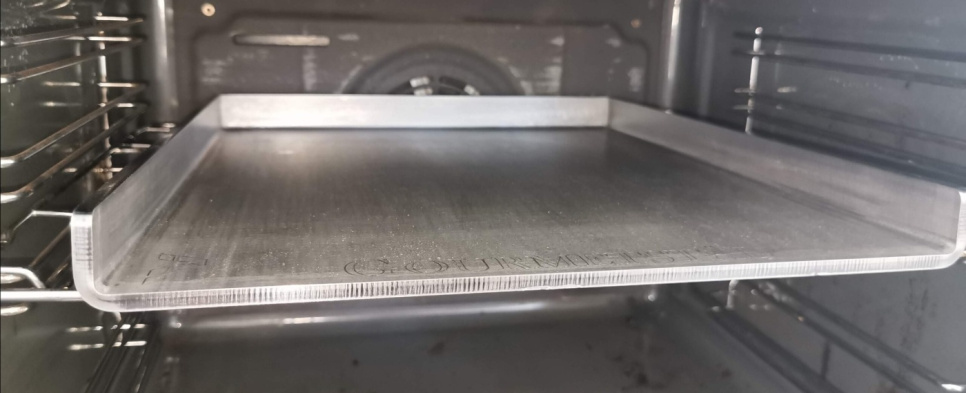 Pizzastål med kant (stegebord) - Gourmetstål