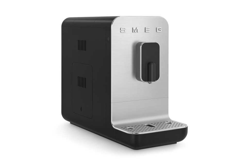 Fuldautomatisk espressomaskine, sort - Smeg i gruppen Te & Kaffe / Kaffe brygning / Espressomaskiner hos The Kitchen Lab (1984-24936)