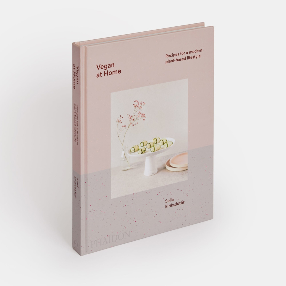 Vegan At Home - Solla Eiríksdóttir i gruppen Madlavning / Kogebøger / / hos The Kitchen Lab (1987-26136)
