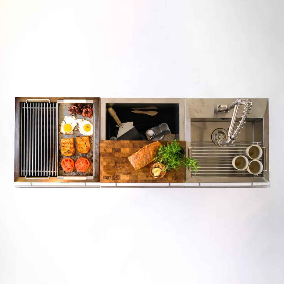 Udekøkken, komplet med kulgrill, arbejdsbord og vask – Looft