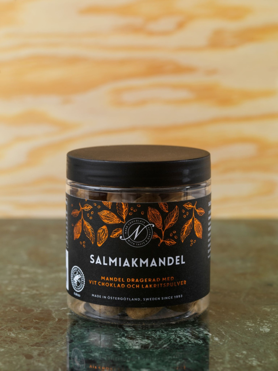 Salmiamandler, 150g - Narr Chocolate i gruppen Madlavning / Kolonial hos The Kitchen Lab (2070-26802)