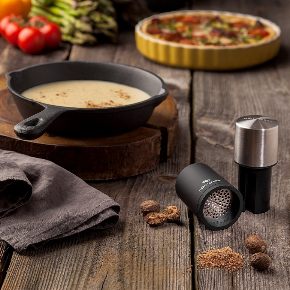 Krydderikværn med opbevaring, 2i1 - Microplane Krydderikværn med opbevaring, 2i1 - Microplane