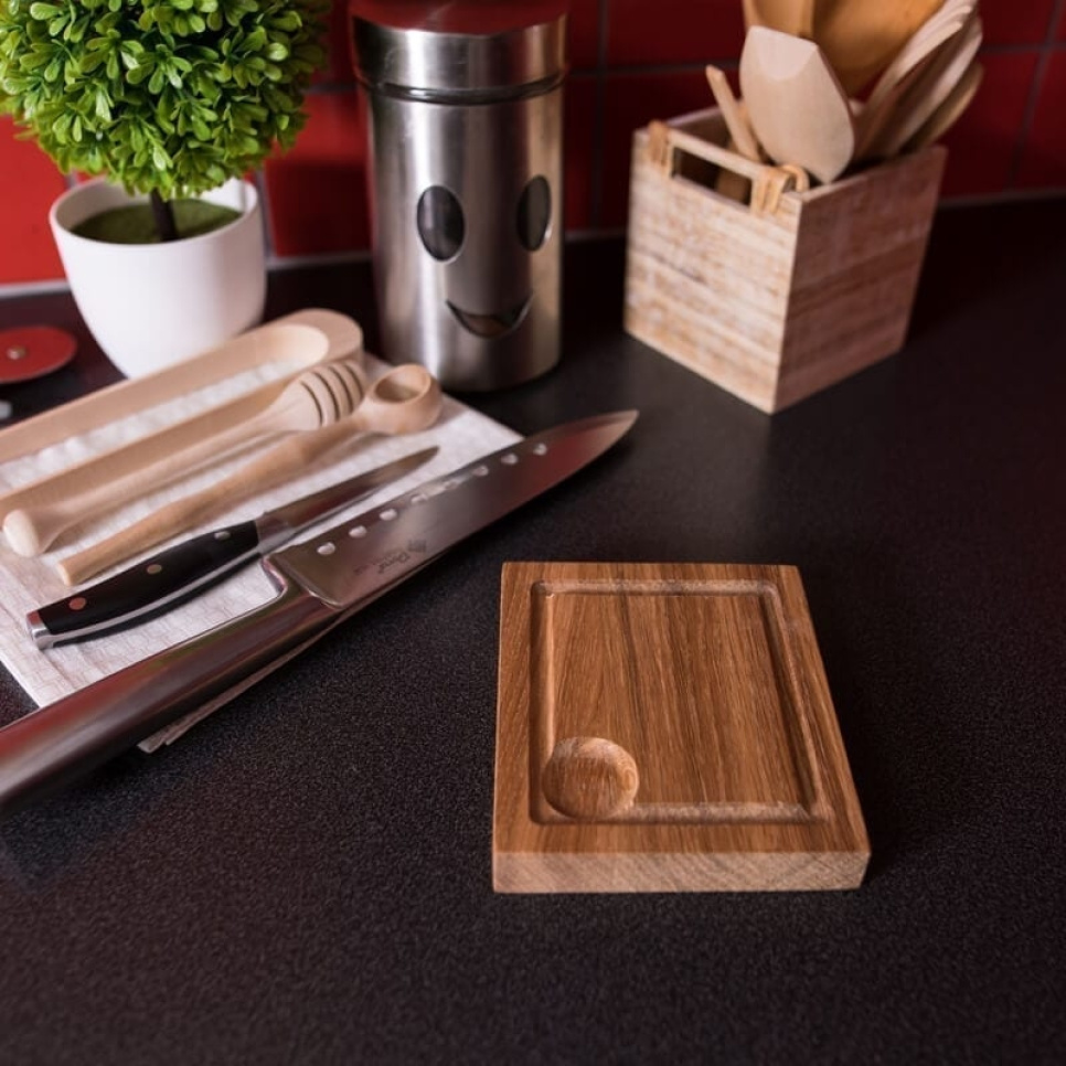 Mini planke skærebræt, olieret eg, 14x12x2 cm (kan ikke sættes i ovnen) - AT-Line