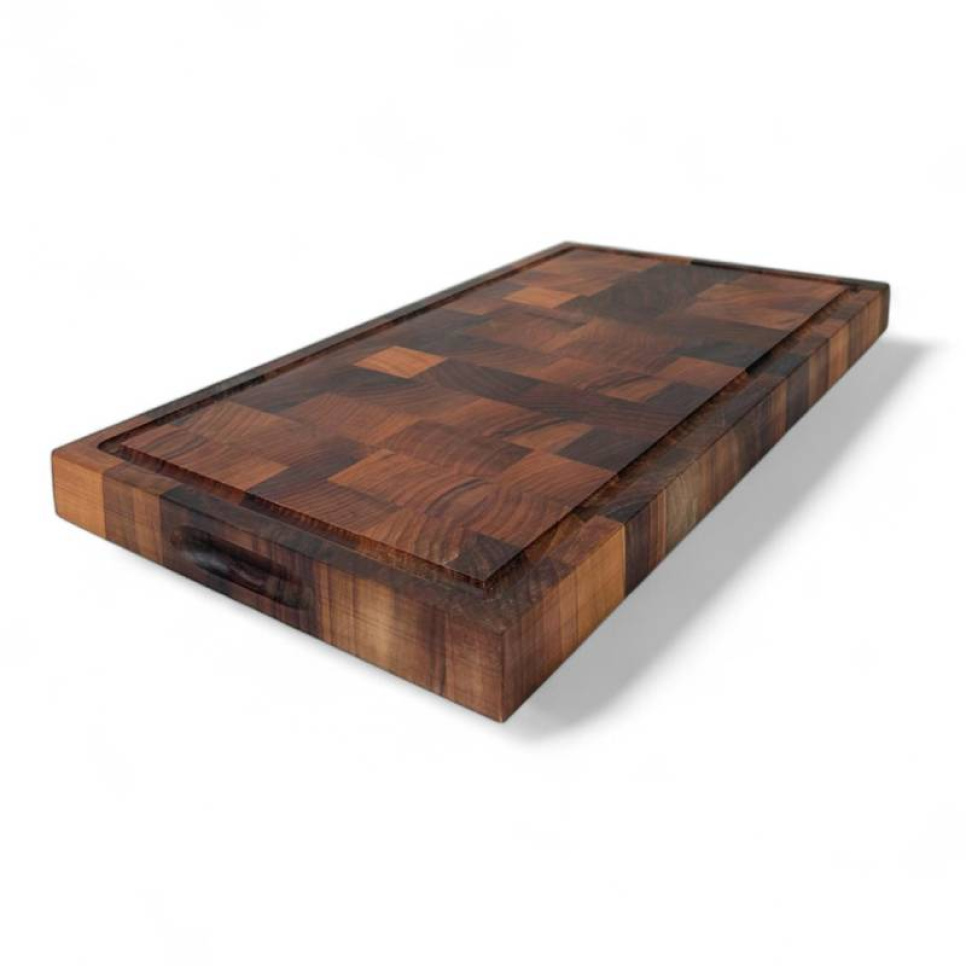 Gavl i valnød med håndtag og tagrende, 450x250x40mm - AT-Line i gruppen Madlavning / Køkkenredskaber / Skærebrætter hos The Kitchen Lab (2212-30858)