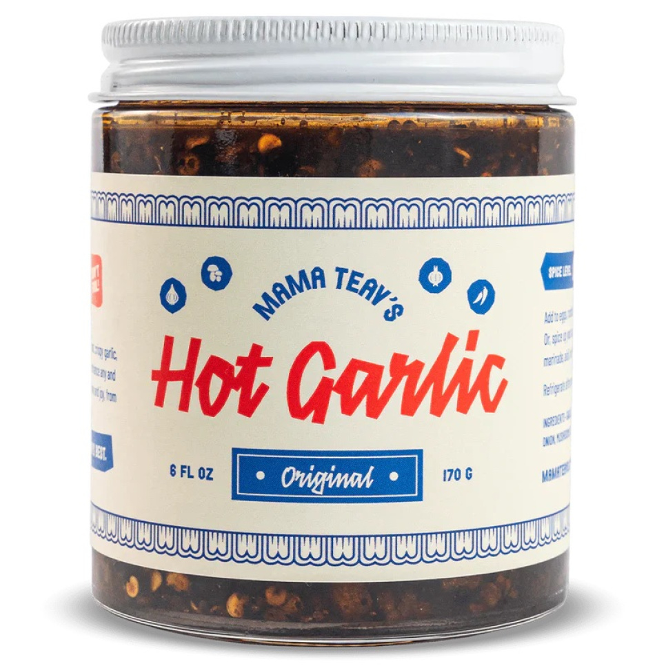 Mama Teav\'s Hot Garlic Chili Crisp, 170 g i gruppen Madlavning / Kolonial hos The Kitchen Lab (2253-33057)