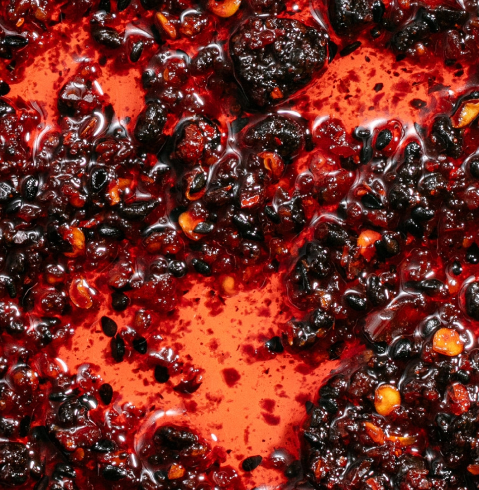 Black Bean Rãyu, sprød chiliolie med sorte bønner & miso, 240 g - White Mausu