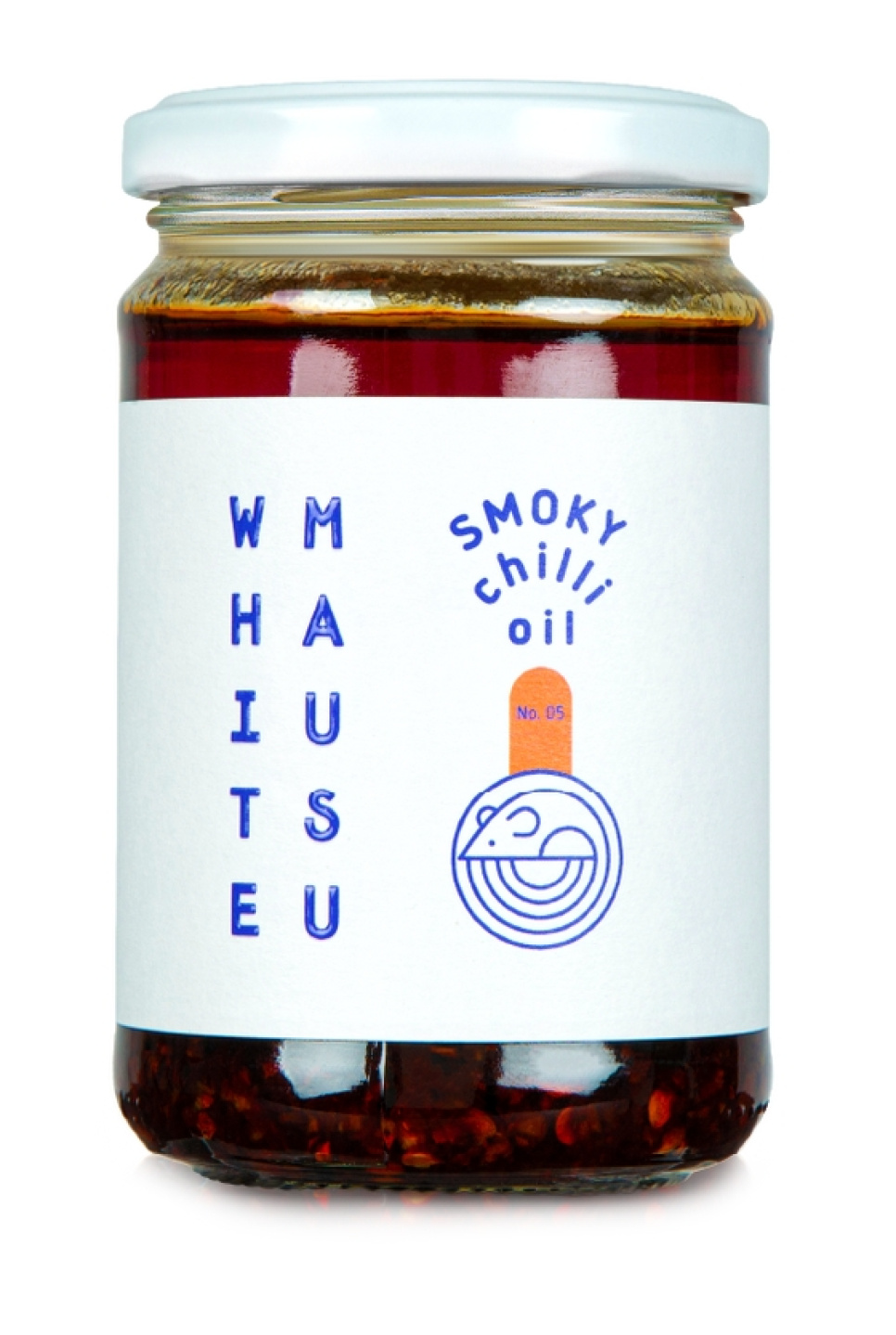 Smoky Chili Oil, røget chiliolie, sesam & chili, 240 g - White Mausu i gruppen Madlavning / Køkkenredskaber / Asiatisk madlavning hos The Kitchen Lab (2255-33177)