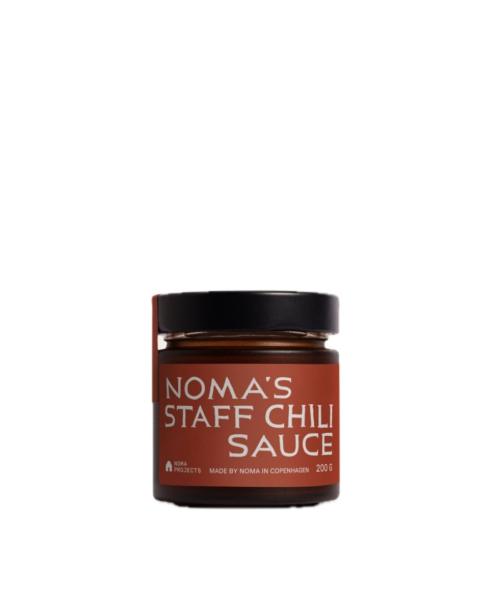 Nomas Staff Chili Sauce, 200 g - Noma Projects i gruppen Madlavning / Kolonial hos The Kitchen Lab (2297-35563)